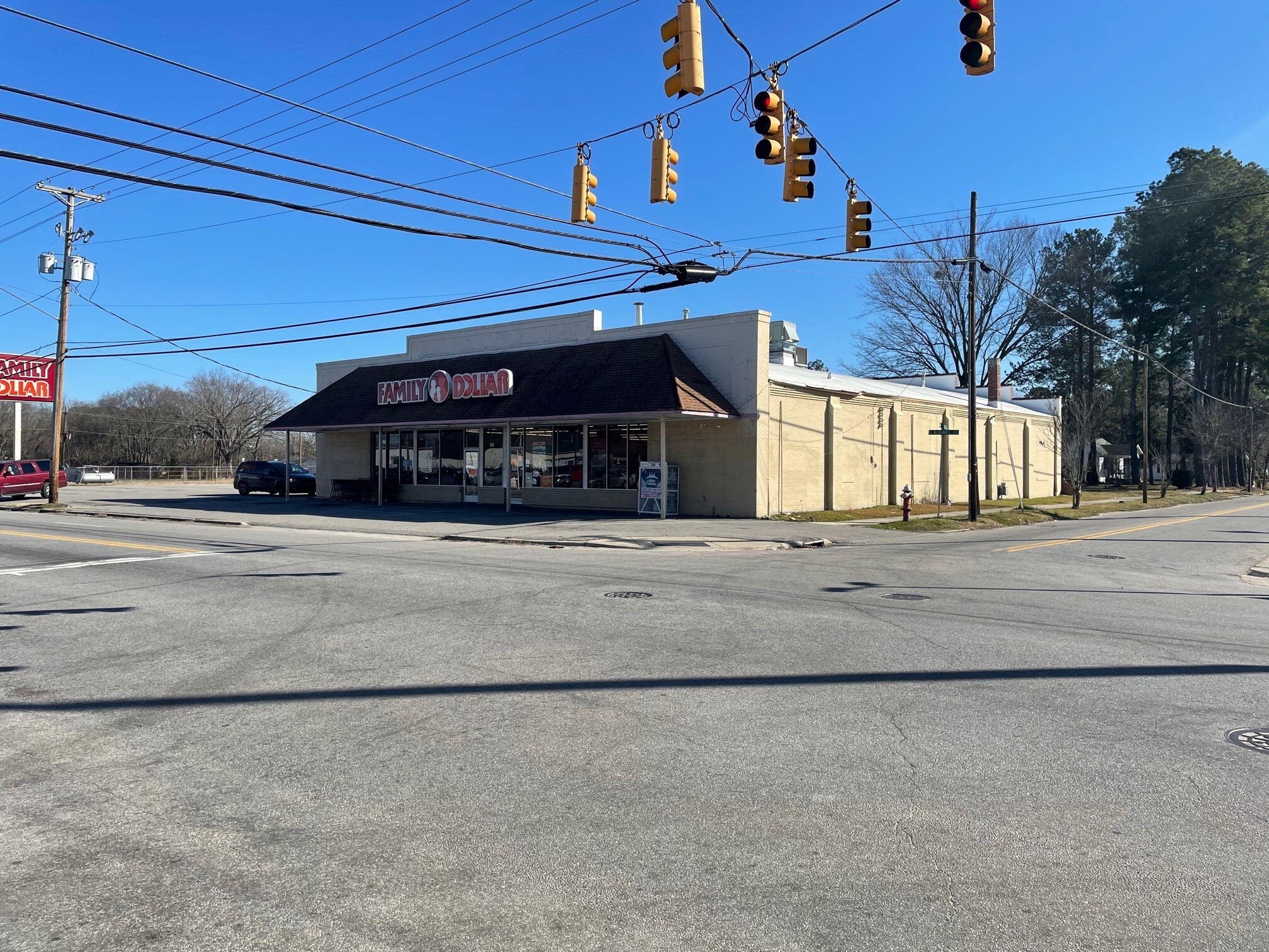 100 N Mcdaniel St, Enfield, NC 27823 Family Dollar
