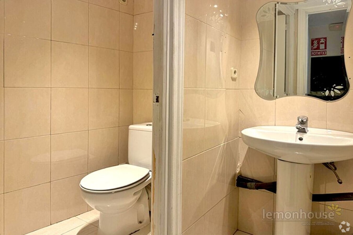 Madrid, MAD 28015 - Unit Puerta DR -  - Interior Photo - Image 1 of 11