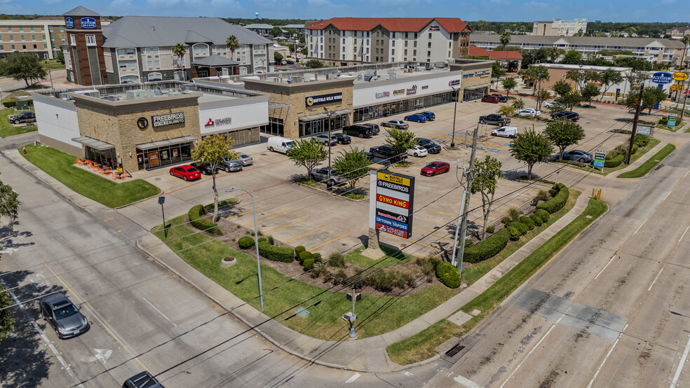 528 W Bay Area Blvd, Webster, TX for lease - Building Photo - Image 2 of 6