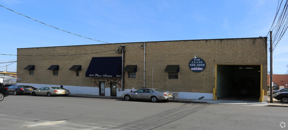 1804 Plaza Ave, New Hyde Park, NY for lease - Primary Photo - Image 1 of 6