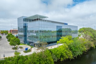 Riverview at Roscoe - Bar