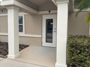 955 E Martin Luther King Junior Dr, Tarpon Springs, FL for lease Interior Photo- Image 2 of 17