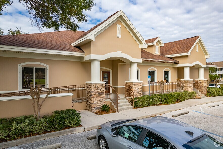 2260 Bayshore Blvd, Dunedin, FL 34698