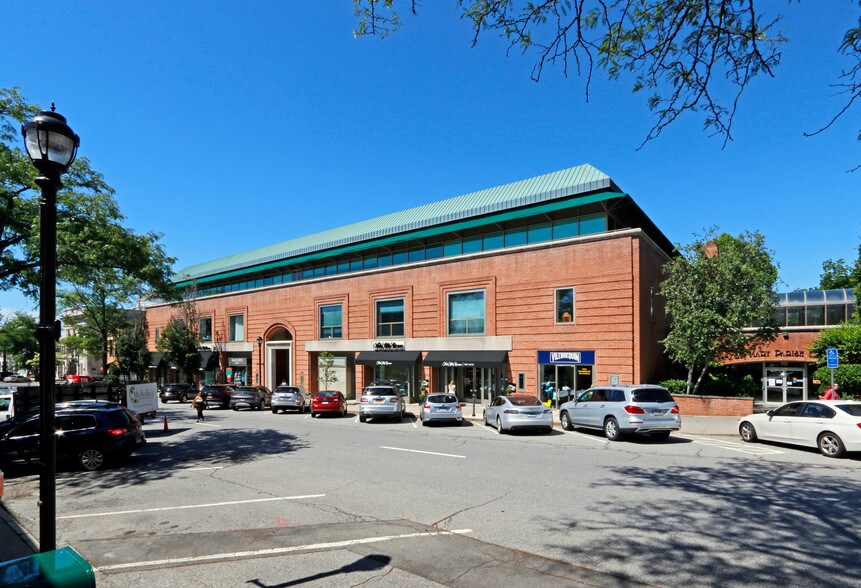 200 Greenwich Ave, Greenwich, CT for lease - Building Photo - Image 2 of 4