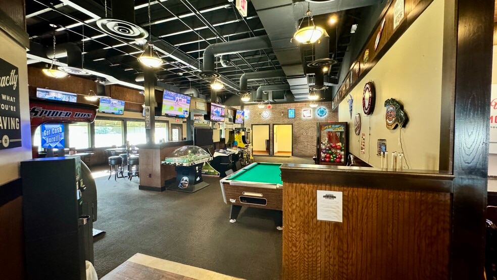 3333 Hwy 10 E, Moorhead, MN for sale - Interior Photo - Image 2 of 36