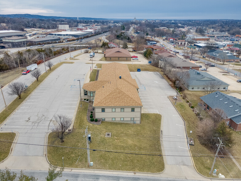 2023 St. Mary's Blvd, Jefferson City, MO for sale - Building Photo - Image 2 of 50