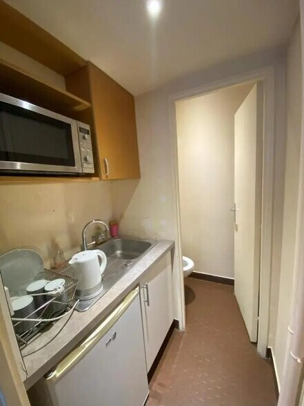 Retail in Paris for sale - Interior Photo - Image 2 of 5