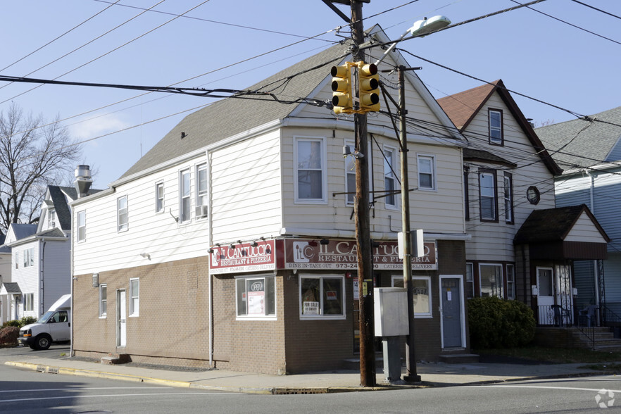 850 Paterson Ave, East Rutherford, NJ for sale - Primary Photo - Image 1 of 1