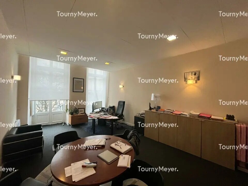 Office in Bordeaux for lease Interior Photo- Image 1 of 8