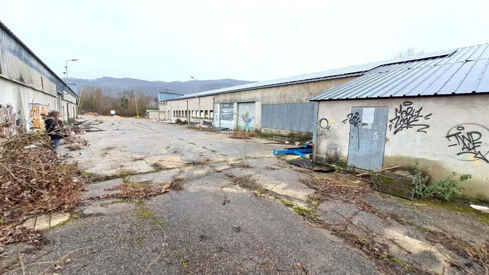 Industrial in Villebois for lease - Building Photo - Image 3 of 6