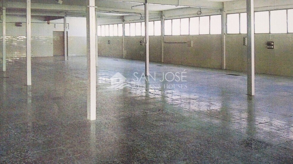 Industrial in Alicante for sale - Building Photo - Image 1 of 6