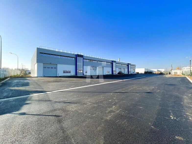 Flex in Brétigny-sur-Orge for lease - Building Photo - Image 3 of 10