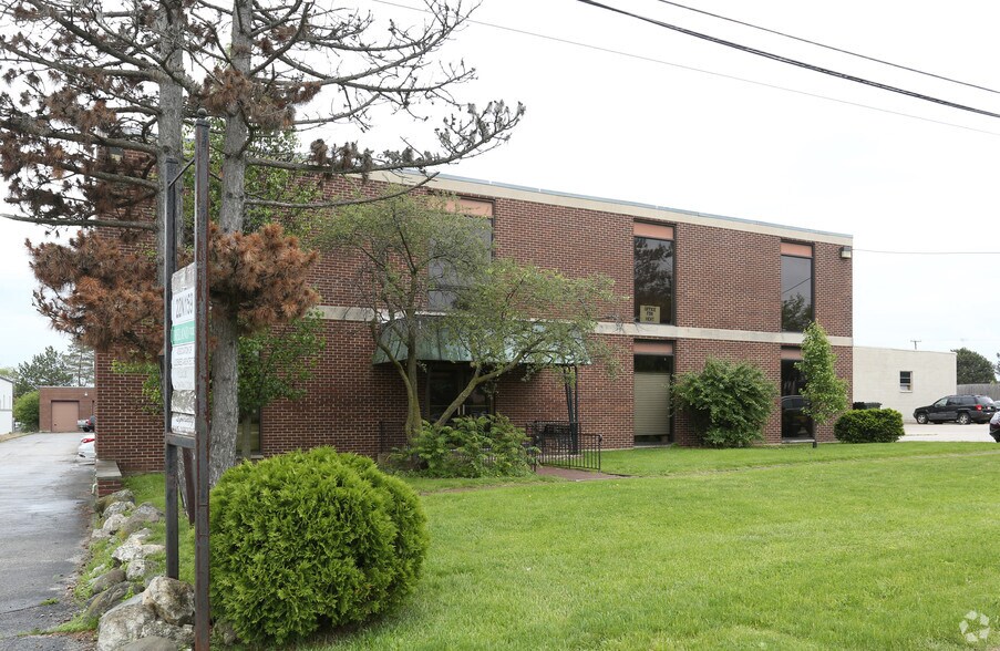 22N159 Pepper Rd, Lake Barrington, IL 60010 Industrial for Sale