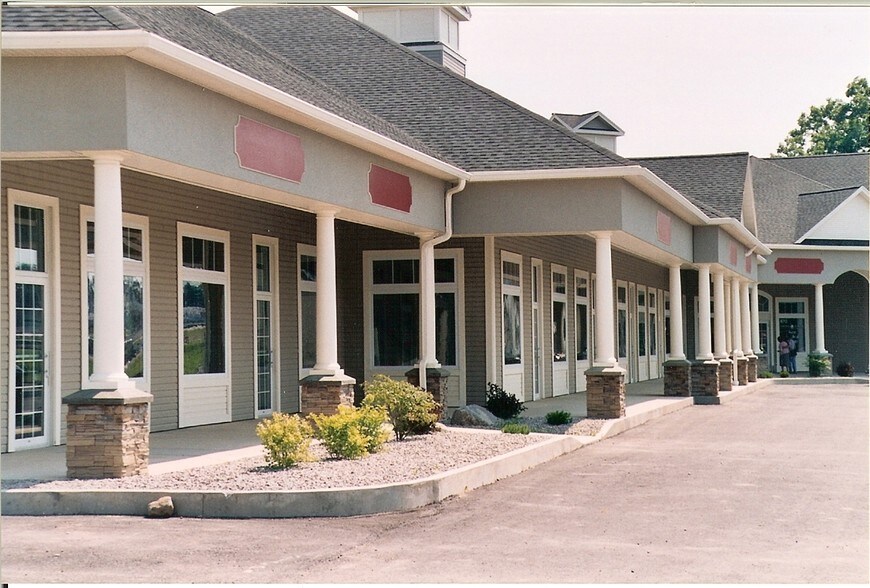 478 Collins St, Avon, NY for sale - Primary Photo - Image 1 of 1