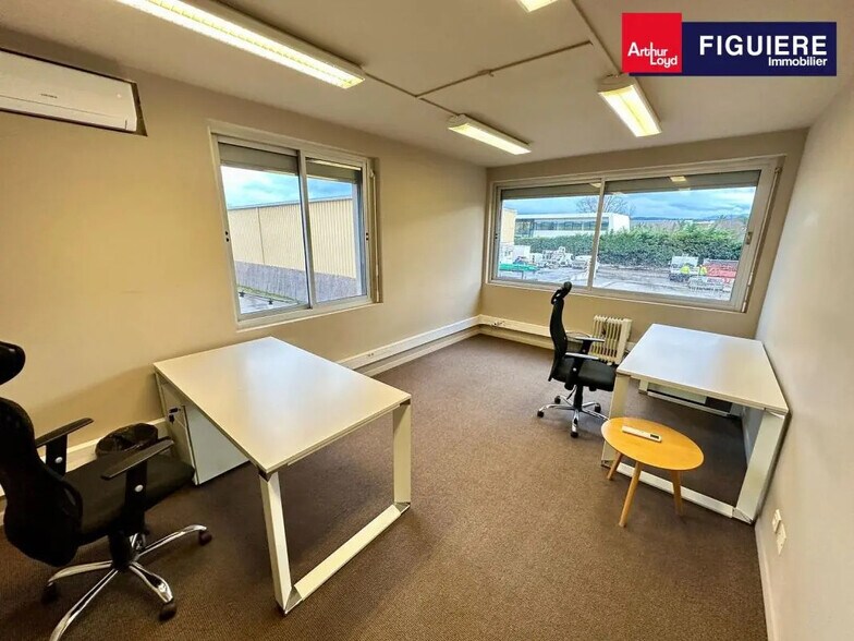 1040 Rue Jean Perrin, Aix-en-Provence for lease - Interior Photo - Image 1 of 7