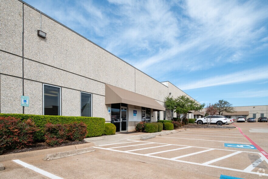 7415 Whitehall St, Richland Hills, TX for lease - Primary Photo - Image 1 of 32