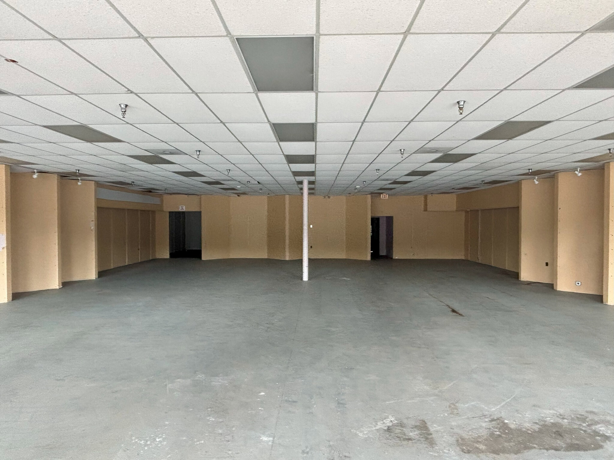 508 NW 10 Th St, Conover, NC for lease Interior Photo- Image 1 of 3