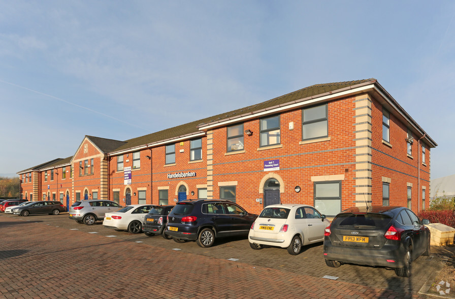 Flemming Ct, Castleford for lease - Primary Photo - Image 1 of 4