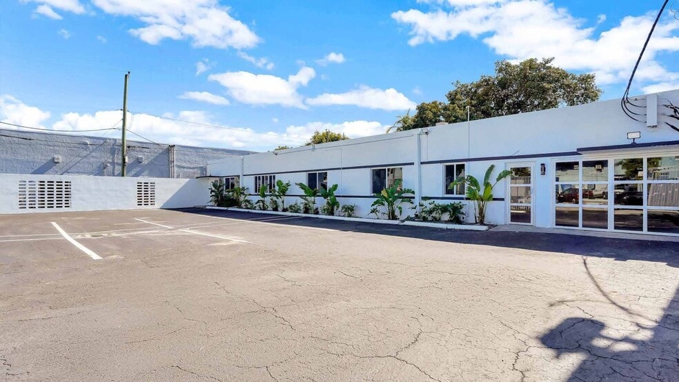 1822 NW 22nd St, Miami, FL for lease - Building Photo - Image 3 of 10