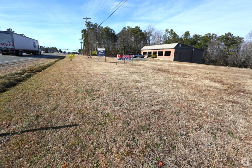 17200 Hull Street Rd, Moseley, VA for sale - Primary Photo - Image 1 of 1