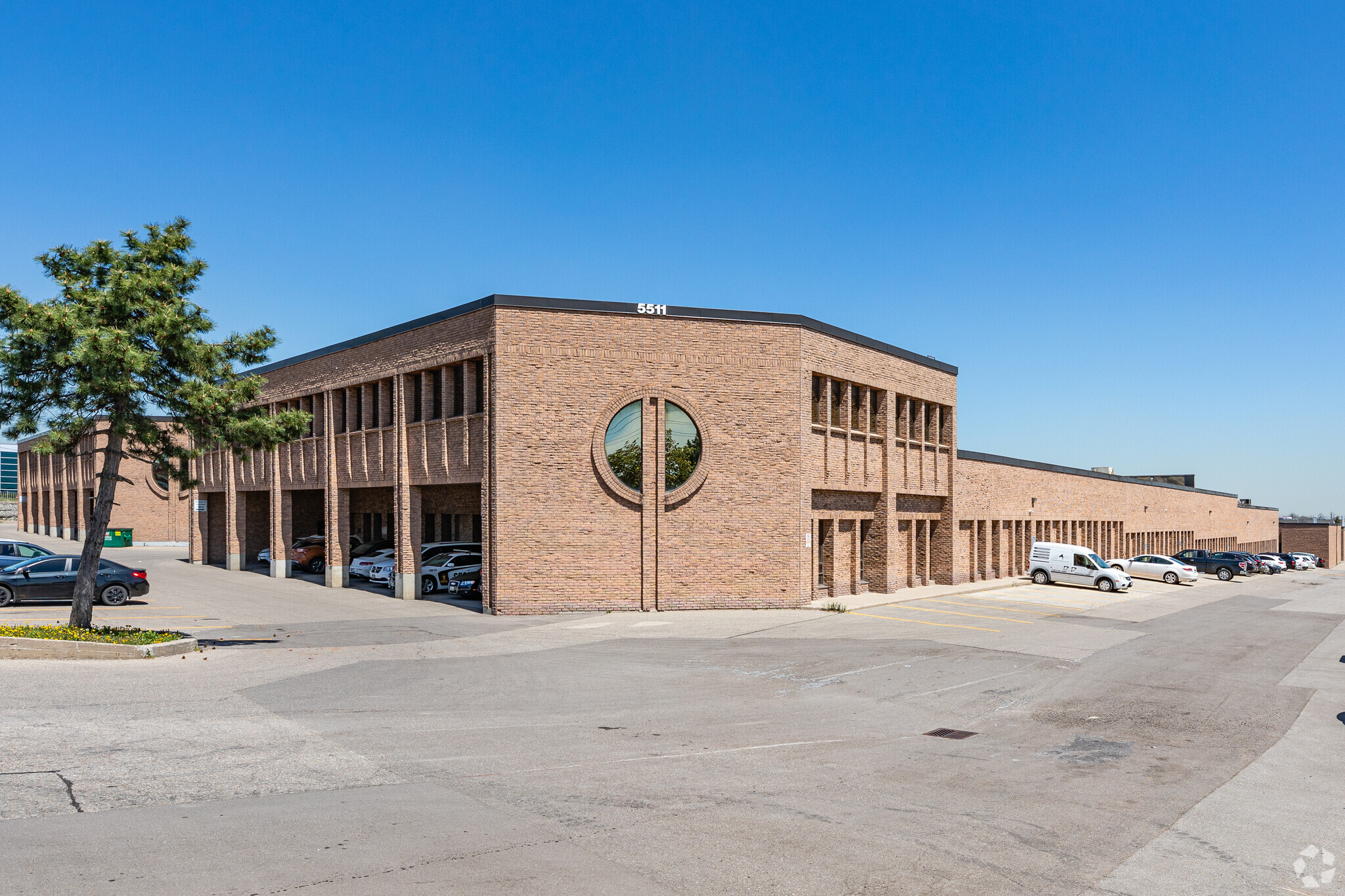 5511 Tomken Rd, Mississauga, ON for lease Primary Photo- Image 1 of 3