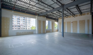 794 Boul Du Cure-Labelle, Blainville, QC for lease Interior Photo- Image 2 of 3