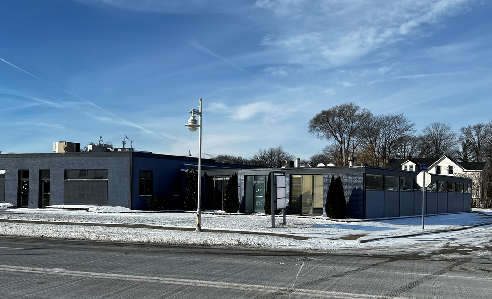 31215-31225 Jefferson Ave, Saint Clair Shores, MI for lease - Building Photo - Image 1 of 2