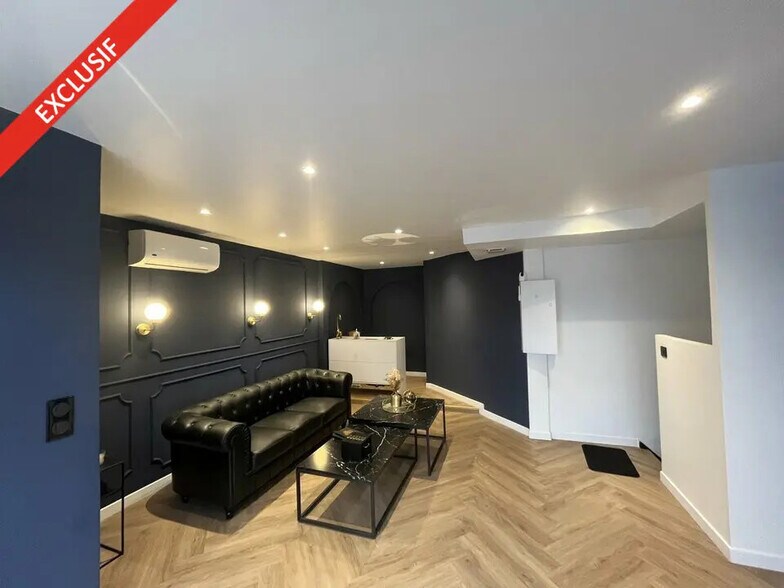 Retail in Antibes for lease - Interior Photo - Image 3 of 7