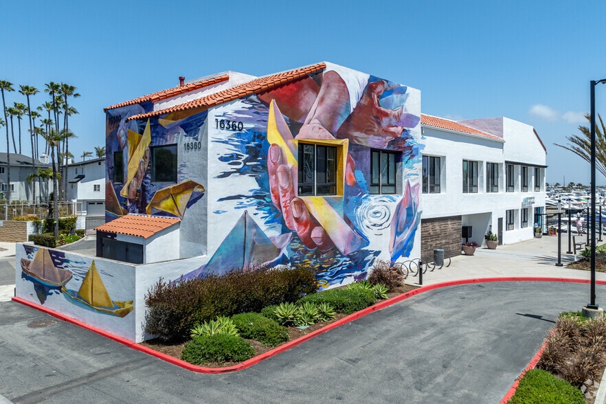 16360 Pacific Coast Hwy, Huntington Beach, CA for sale - Primary Photo - Image 1 of 6