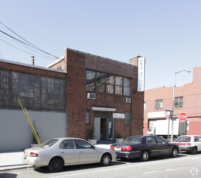 234 Banker St, Brooklyn, NY for sale - Building Photo - Image 2 of 2