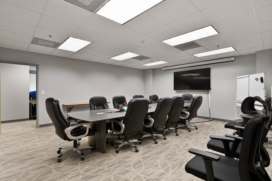 301 Providence Rd, Chapel Hill, NC for lease - Interior Photo - Image 2 of 6