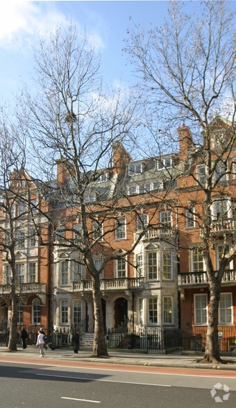 146 Buckingham Palace Rd, London for lease - Building Photo - Image 2 of 6