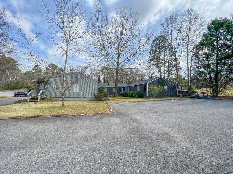1450 Shoals Rd, Athens, GA 30605