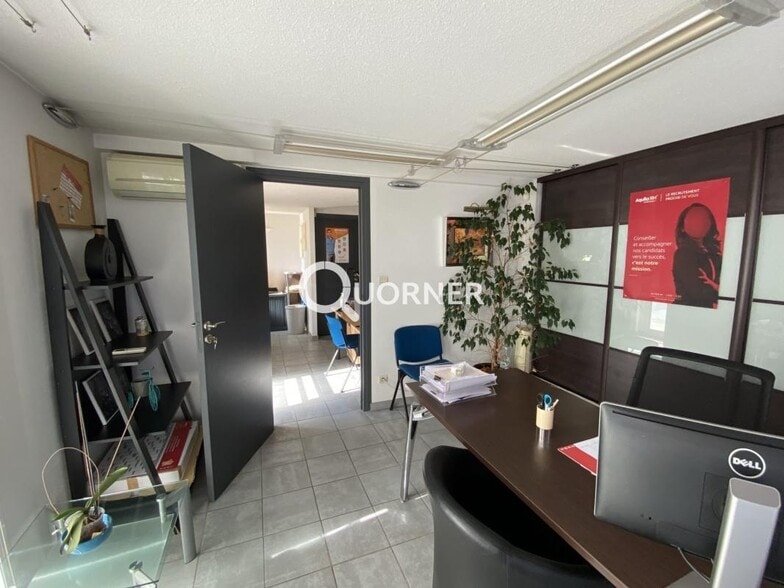 Office in Frejus for sale - Building Photo - Image 2 of 11