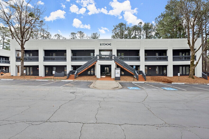 1800 Lake Park Dr SE, Smyrna, GA for sale - Building Photo - Image 2 of 4