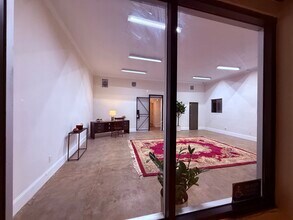 1715 Mariposa Ave, Los Angeles, CA for lease Building Photo- Image 2 of 12