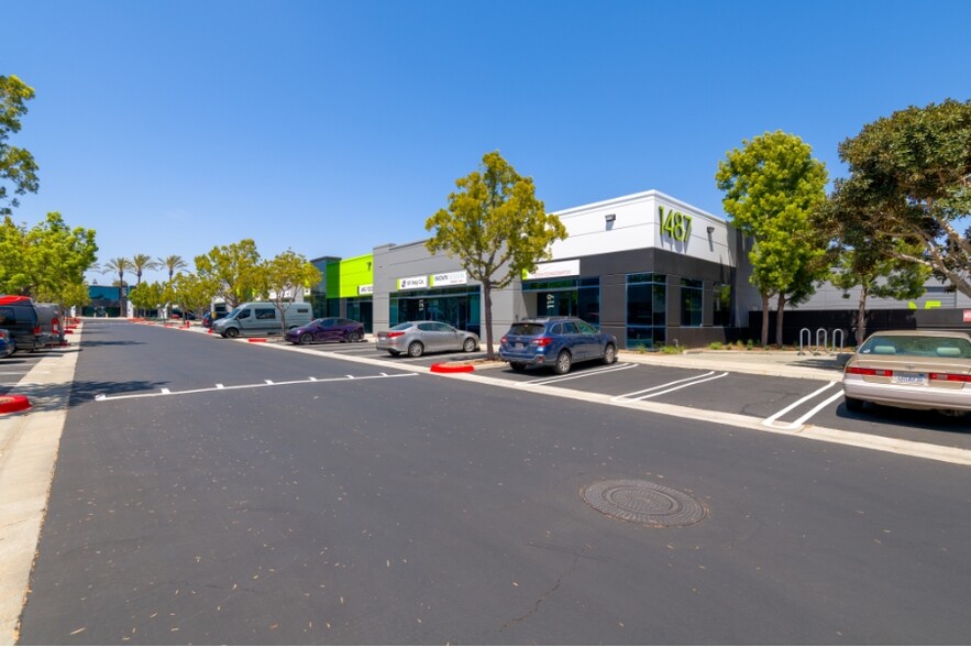 1487 Poinsettia Ave, Vista, CA for lease - Primary Photo - Image 1 of 2