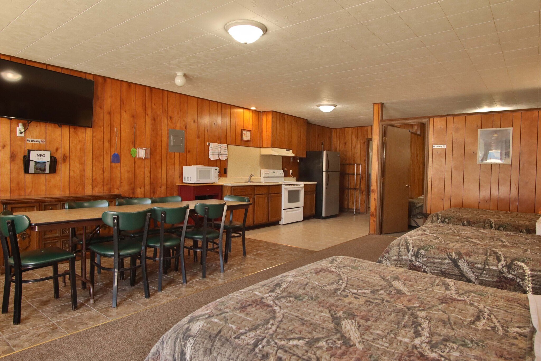 5 Southwinds Loop, Greenfield, MO 65661 Southwinds Motel
