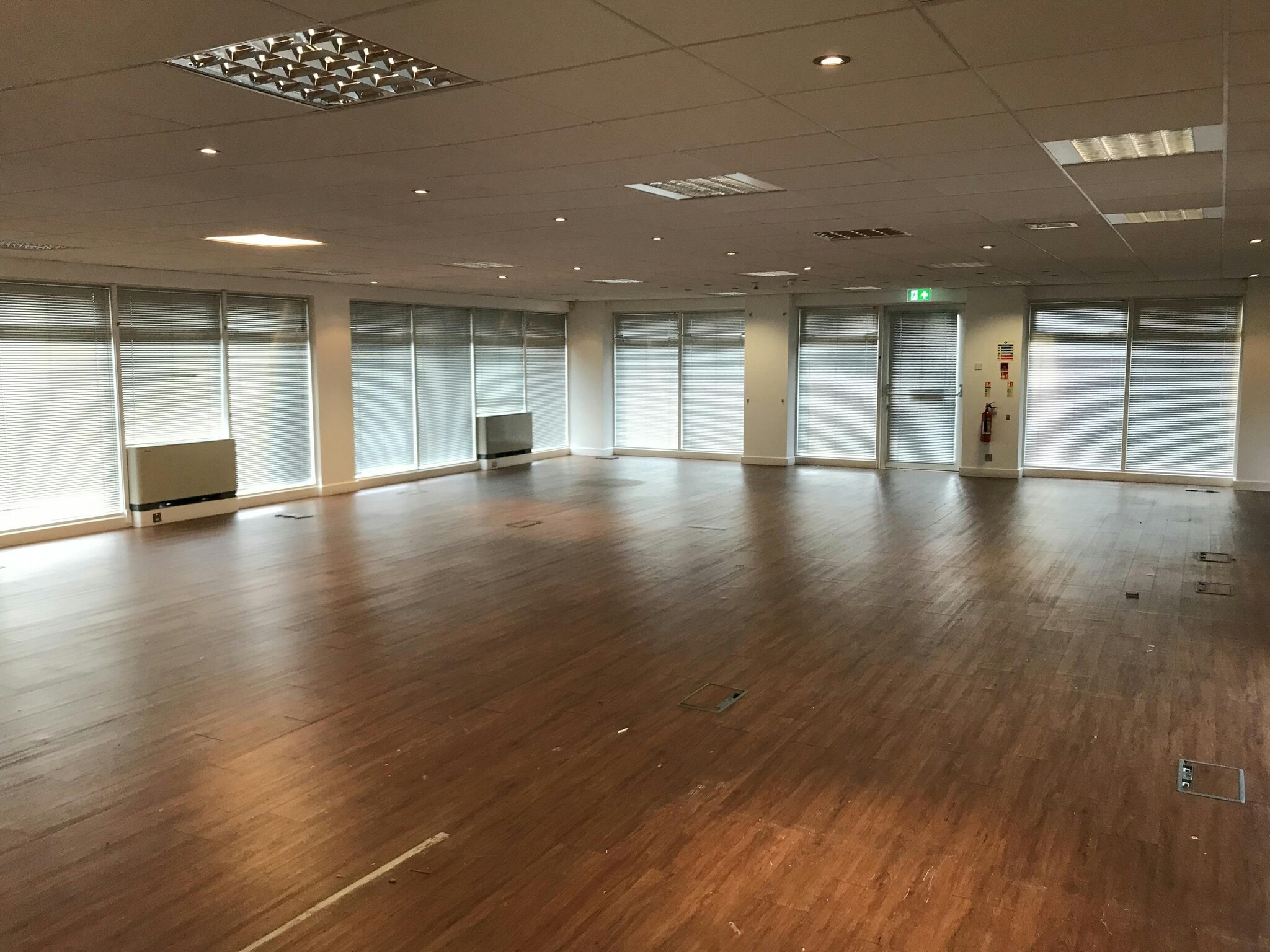 27 Oxford St, Newbury for lease Interior Photo- Image 1 of 7