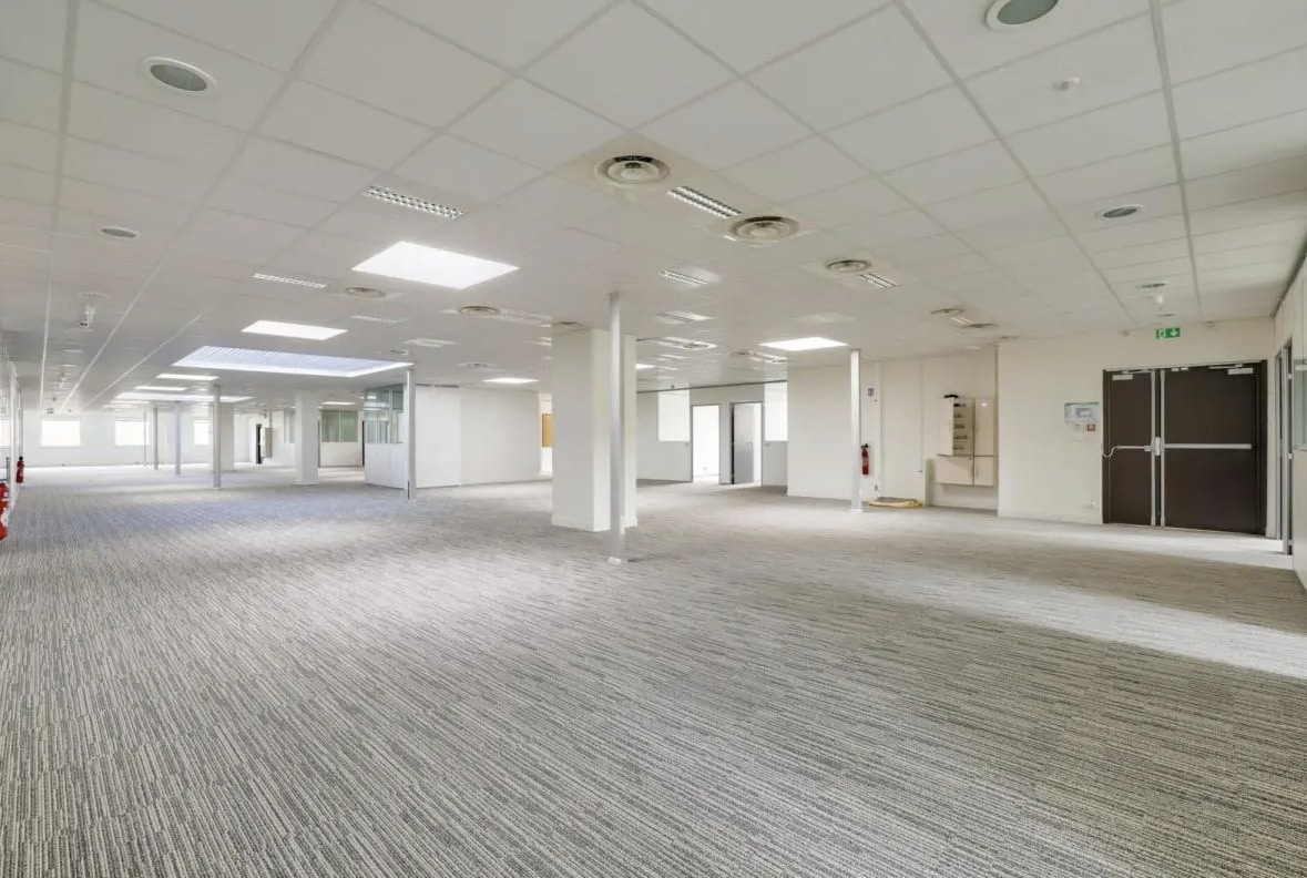 21/23 Rue Du Petit Albi, Cergy for lease Interior Photo- Image 1 of 9