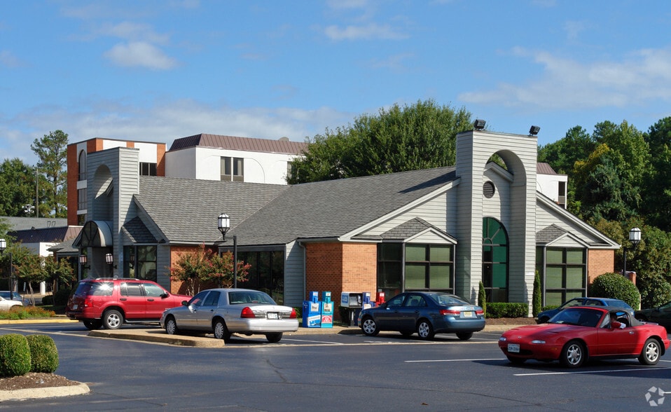 2005 Richmond Rd, Williamsburg, VA for lease - Building Photo - Image 2 of 12