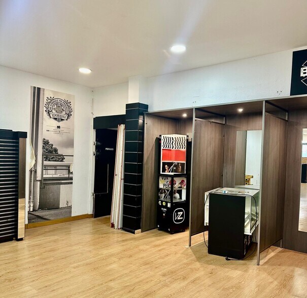 Retail in Cáceres, Cáceres for lease - Building Photo - Image 2 of 20