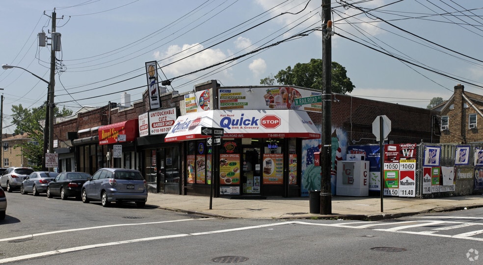 635-643 N Railroad Ave, Staten Island, NY for sale - Primary Photo - Image 1 of 1