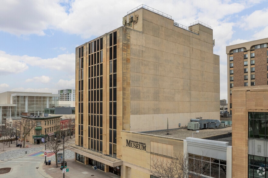 30 W Mifflin St, Madison, WI for lease - Building Photo - Image 3 of 5