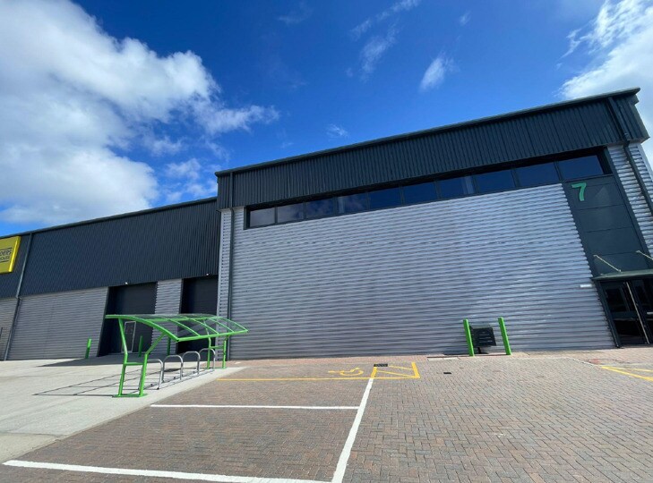 Davis Rd, Chessington for lease - Building Photo - Image 1 of 3