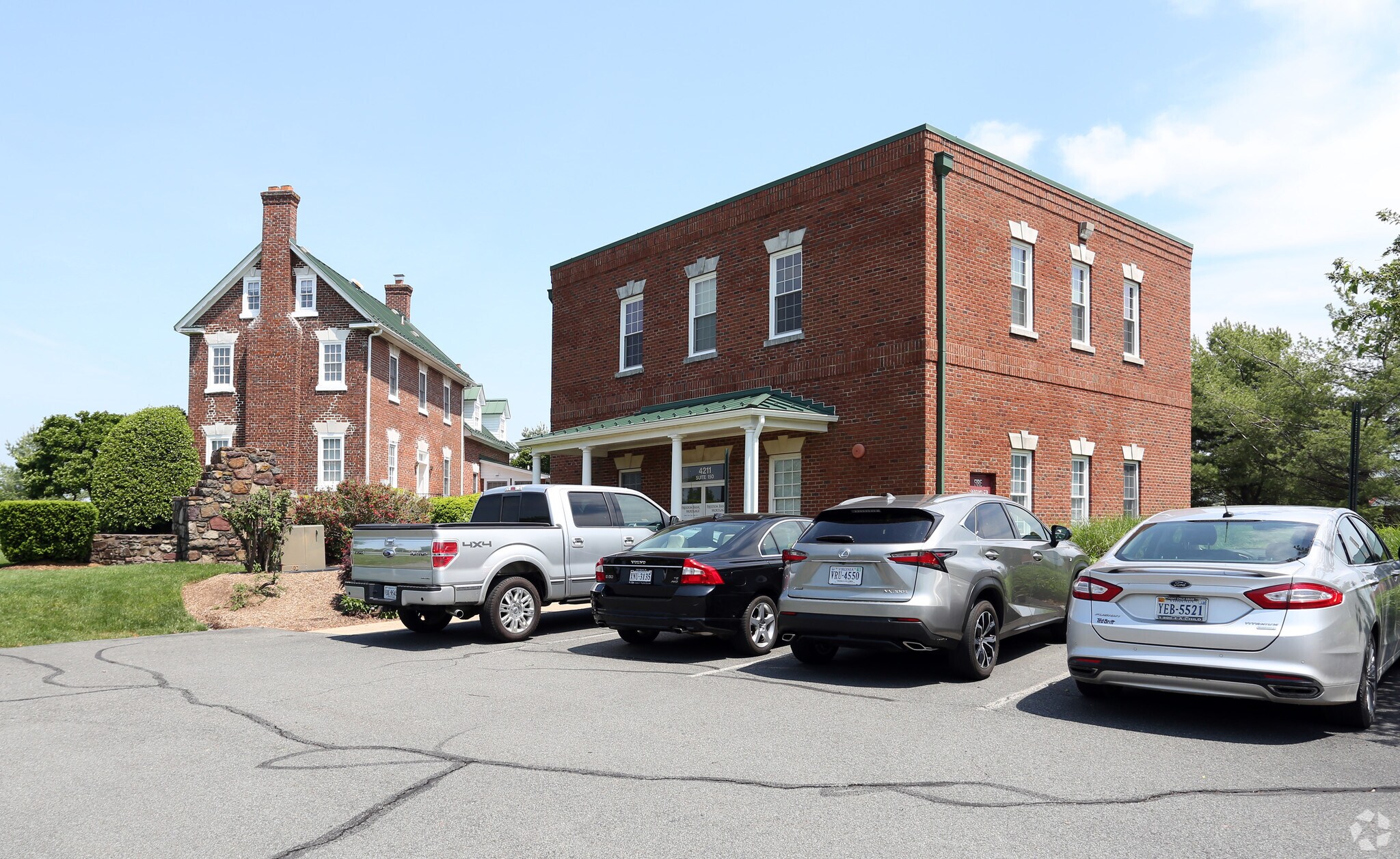 42014211 Pleasant Valley Rd, Chantilly, VA 20151 Pleasant Valley