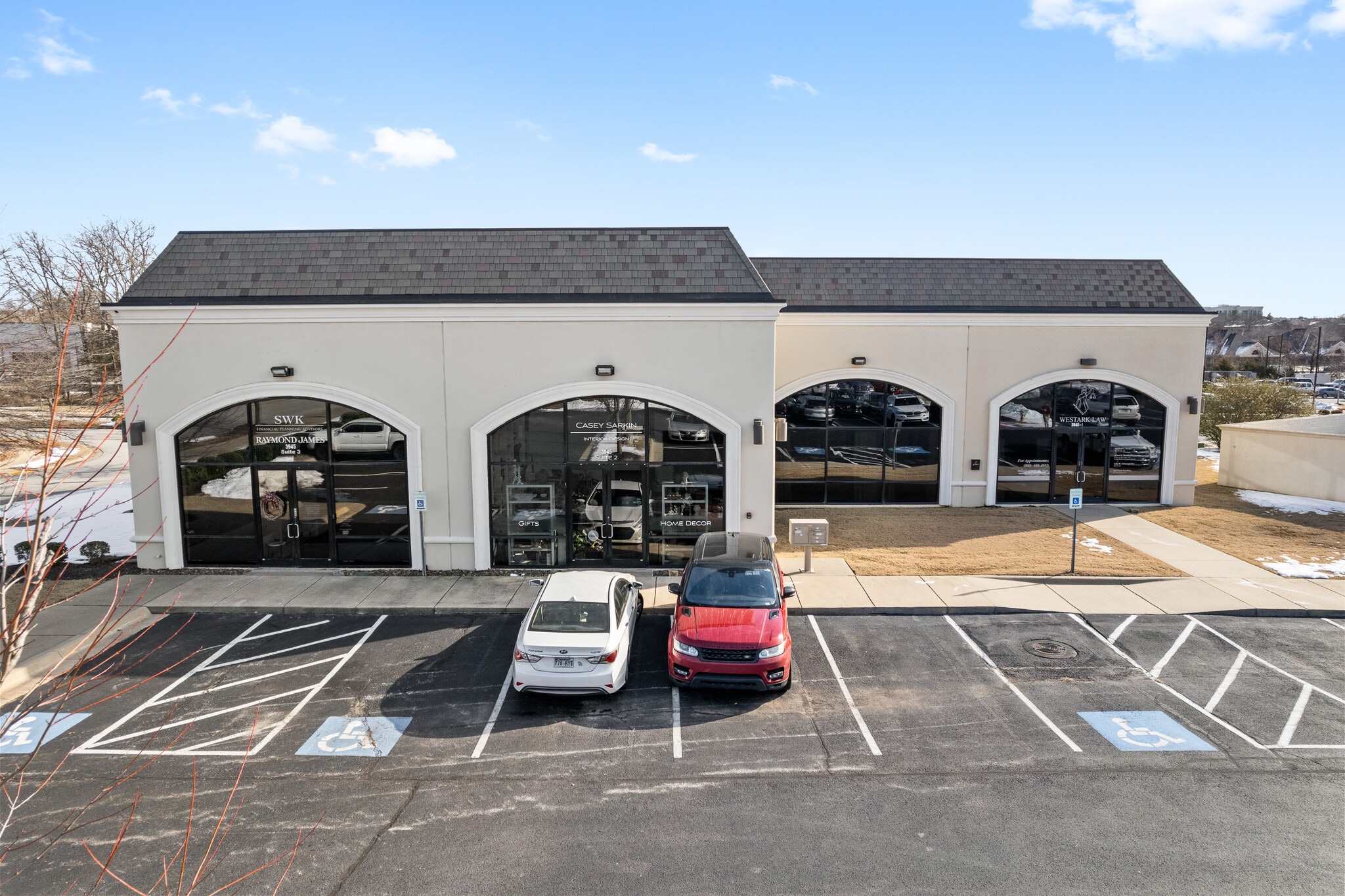 3945 N Vantage Dr, Fayetteville, AR for sale Building Photo- Image 1 of 38