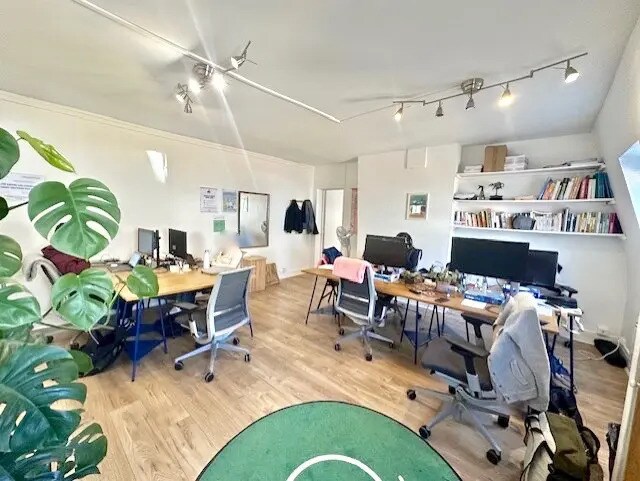 Office in Paris for lease - Interior Photo - Image 1 of 6