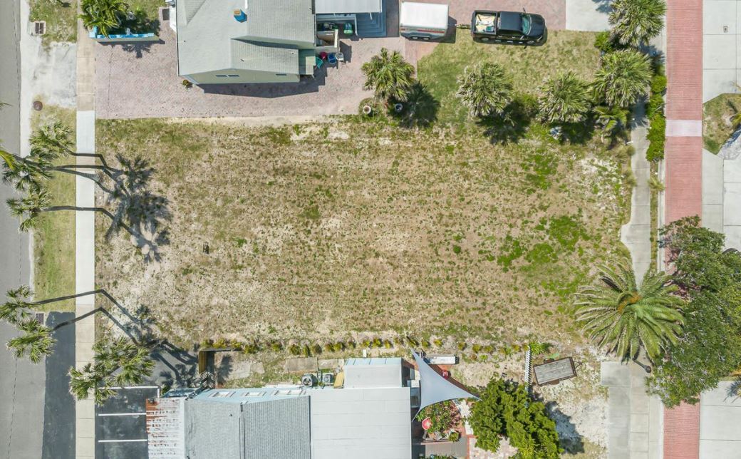 118 N Atlantic Ave, Cocoa Beach, FL for sale Primary Photo- Image 1 of 1