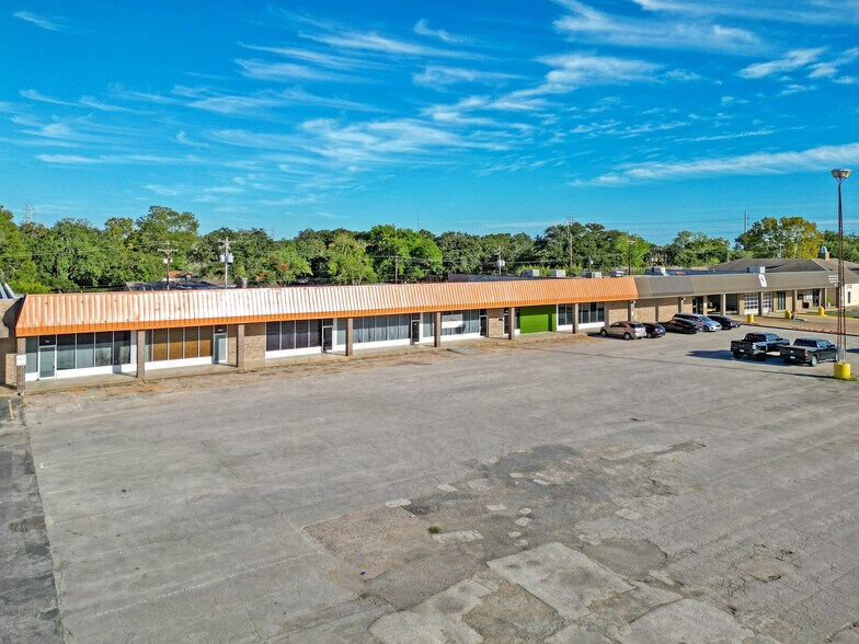 1017 Bayou Rd, La Marque, TX 77568 Prime Investment Opportunity